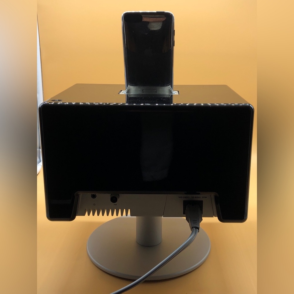 Geneva Lab Sound System - Model S Docking System - Picture 4 of 5